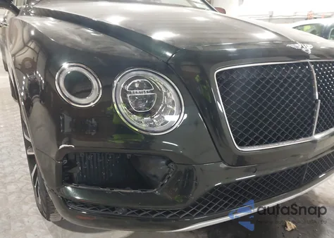2019 Bentley Bentayga V8 z USA, uszkodzony, nr VIN SJAAM2ZV7KC025290